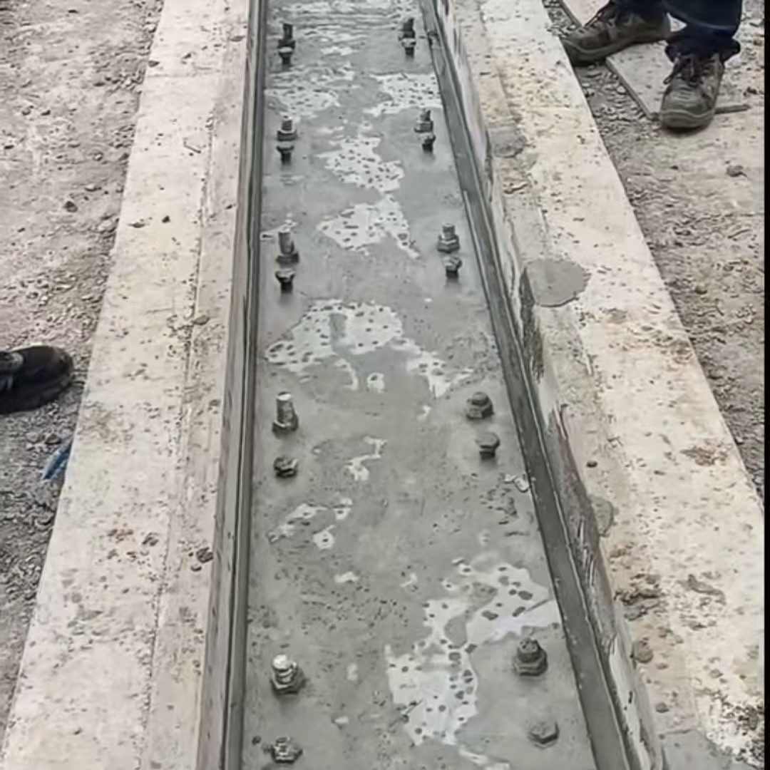 徐水港口码头起重机龙门吊重型机械设备稳固用早强快凝轨道胶泥